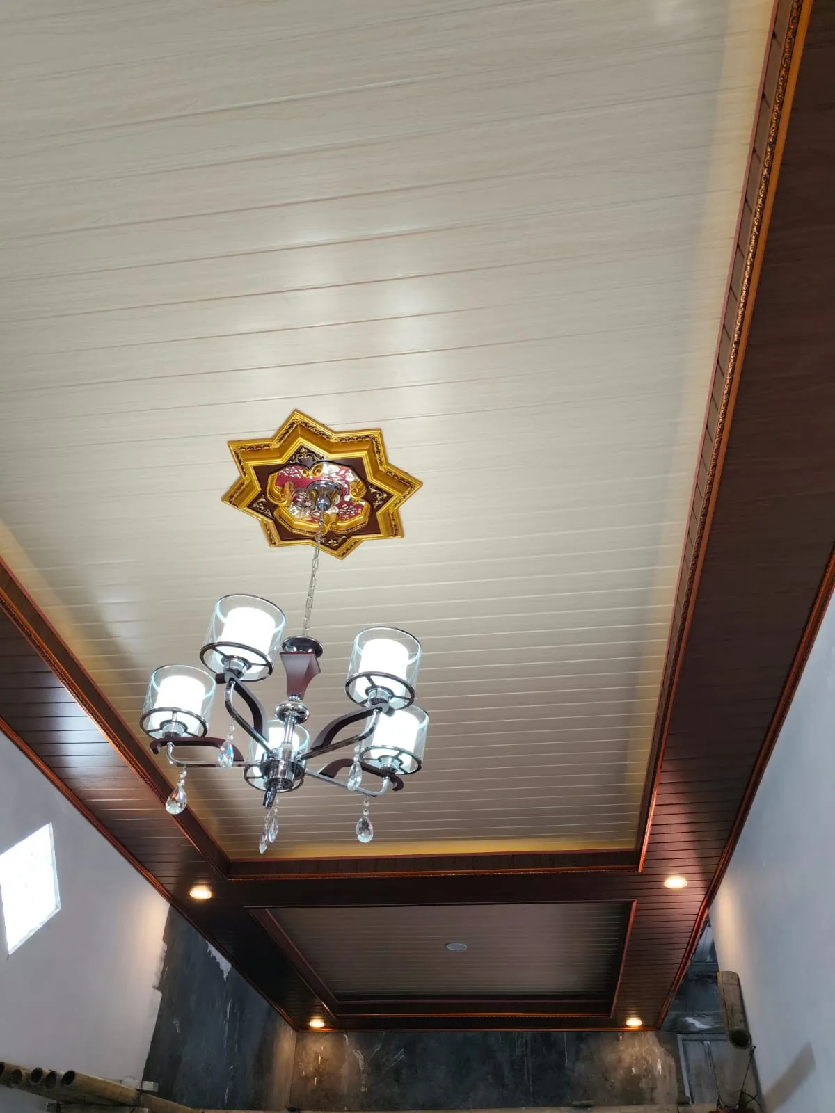 Plafon, dikerjakan D'Sign Property
