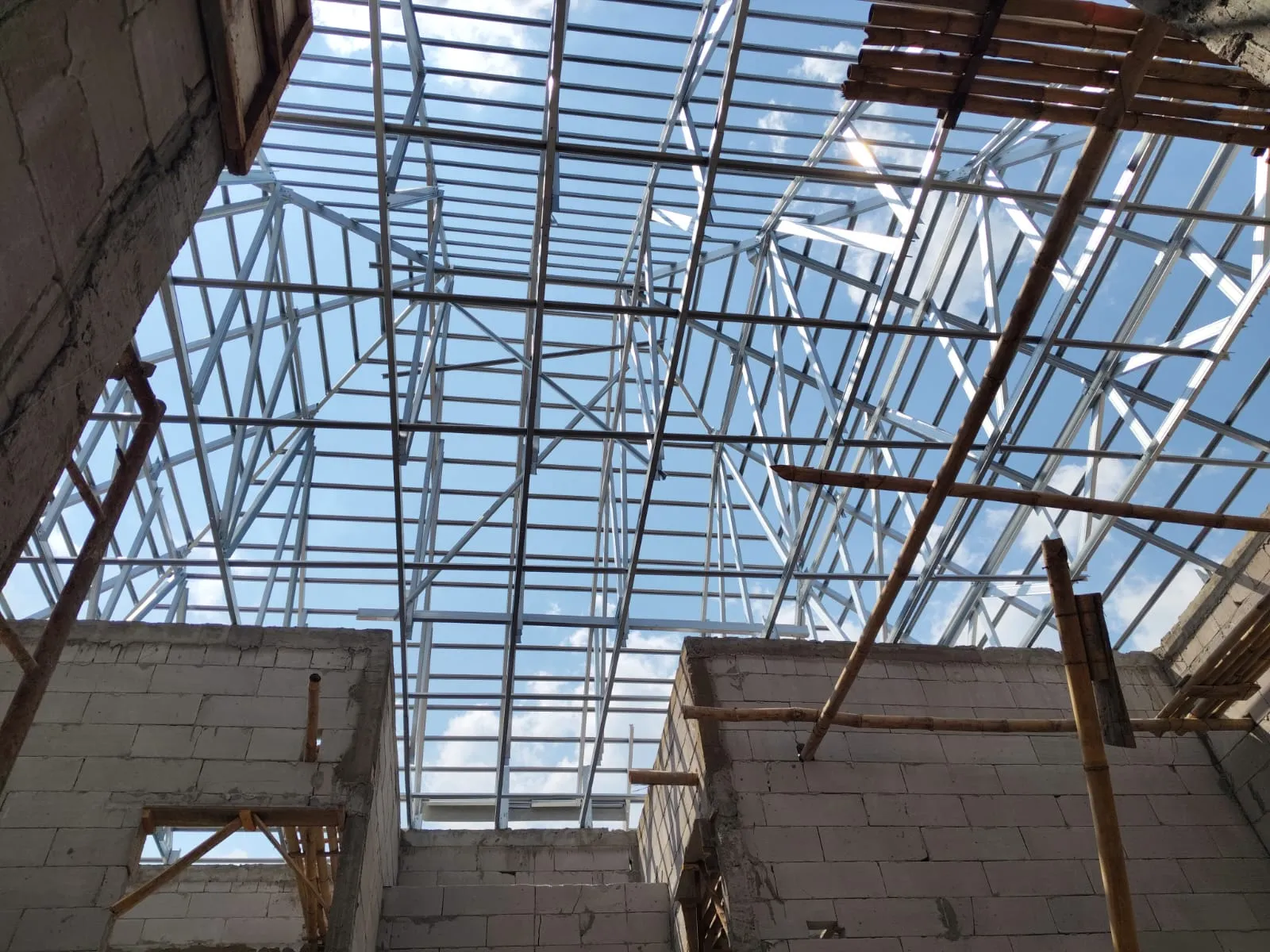 Rangka atap baja ringan, Proyek Karangmojo oleh D'Sign Property